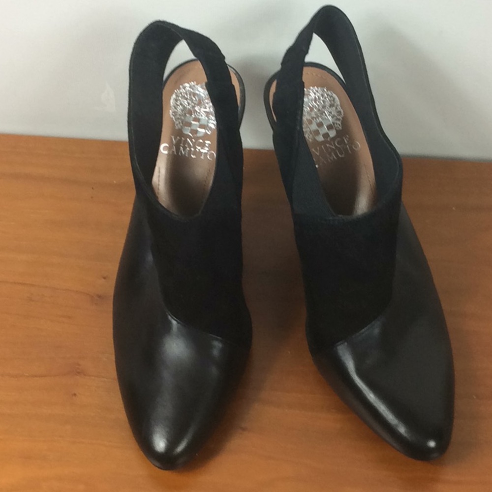 Vince Camuto black leather and suede shoes. NWOT